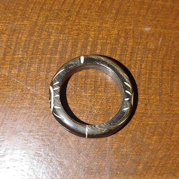 Wooden Ring Handcrafted Black White Tribal Pattern Lightweight Durable Size 7.5 - Picture 9 of 10